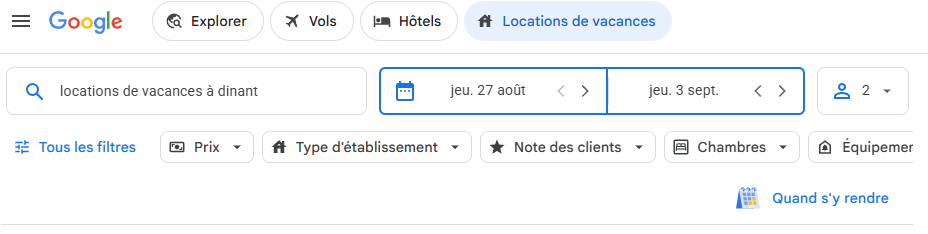 Panneau d'accueil de Google Vacation Rentals, avec les onglets Explorer, Vols, Hôtels et Locations de vacances, et une recherche de locations à Dinant.
